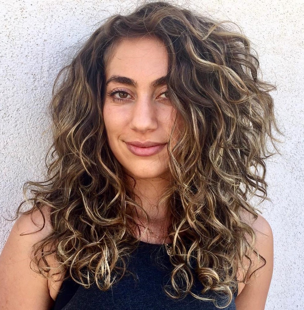 40 Best Curly Hairstyles With Bangs For Women To Try