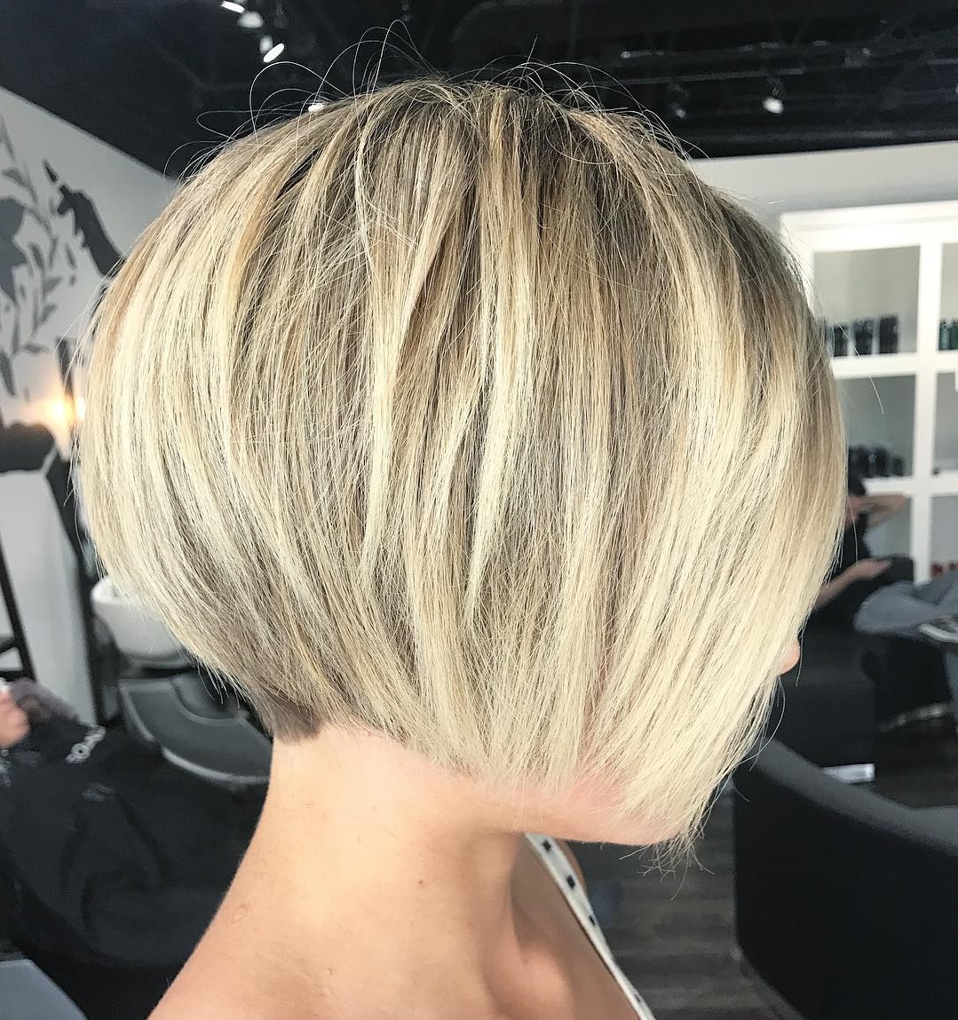 Classic Pageboy Bob Haircut - Hairstyles By TheHairStyler.com