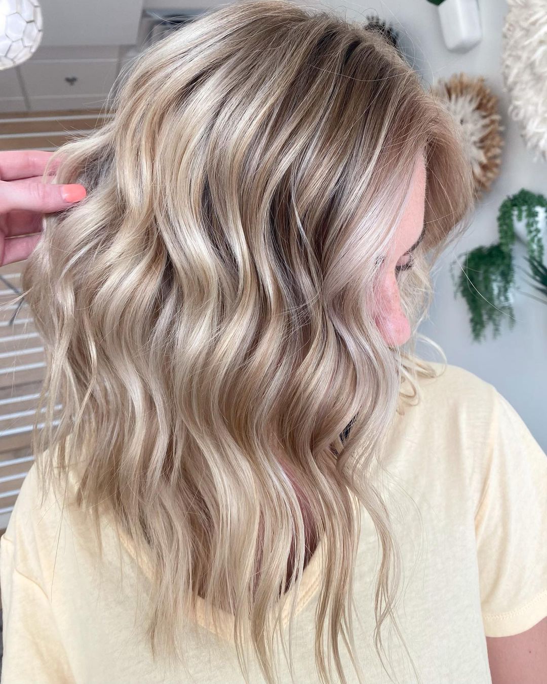Find Out How to Get Shiny Hair with New 2023's Tips - Hair Adviser Find Out How to Get Shiny Hair with New 2023's Tips - Hair Adviser