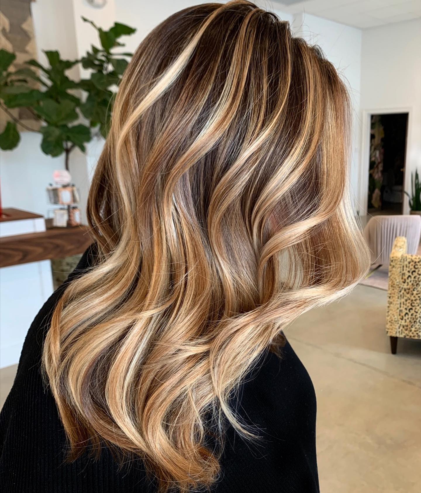 30 Golden Blonde Hair Inspirations for You to Shine Out Throughout 2023