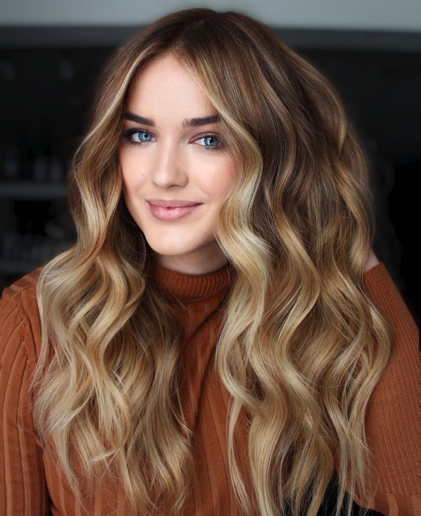 30 Golden Blonde Hair Inspirations for You to Shine Out Throughout 2023