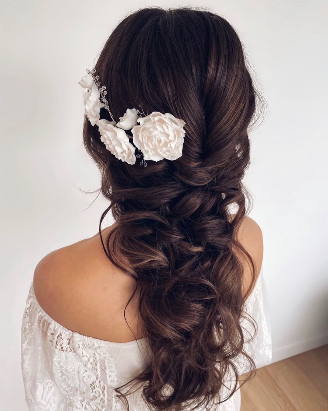 50 Unique Wedding Hairstyles for Long Hair to Try in 2023 - Hair Adviser 50 Unique Wedding Hairstyles for Long Hair to Try in 2023 - Hair Adviser