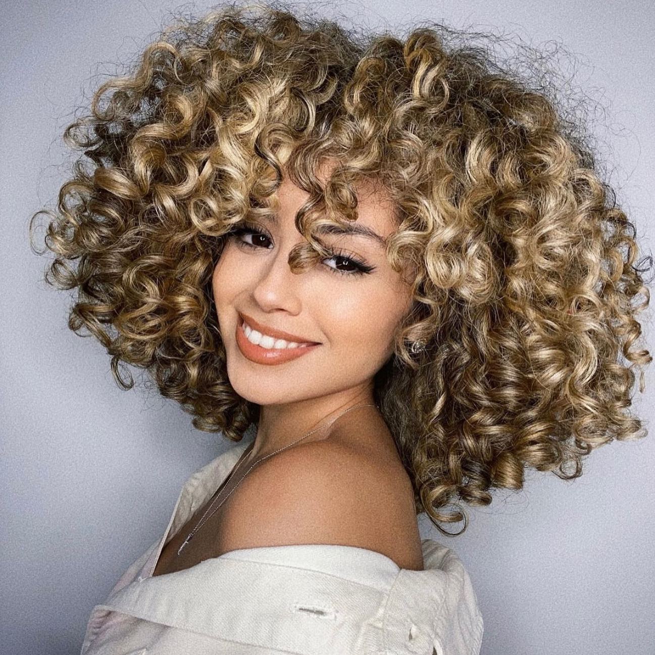 A Detailed 2023's Guide on Curly Hair Cutting - Hair Adviser A Detailed 2023's Guide on Curly Hair Cutting - Hair Adviser